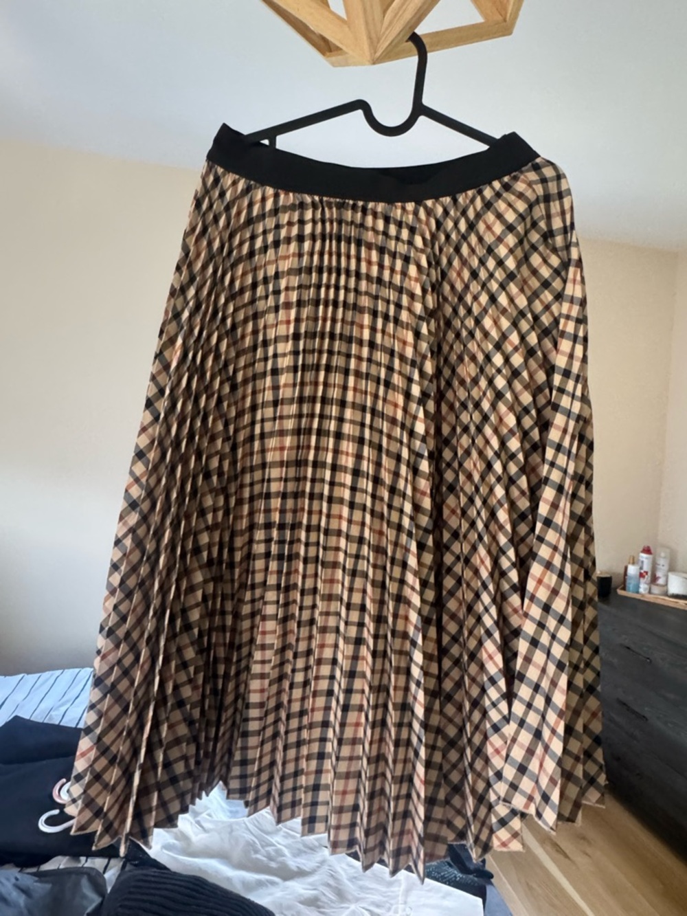 Pleated Plaid Midi Skirt - Black & Tan